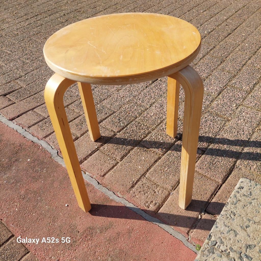 Tabouret Ikea Frosta, Enlèvement