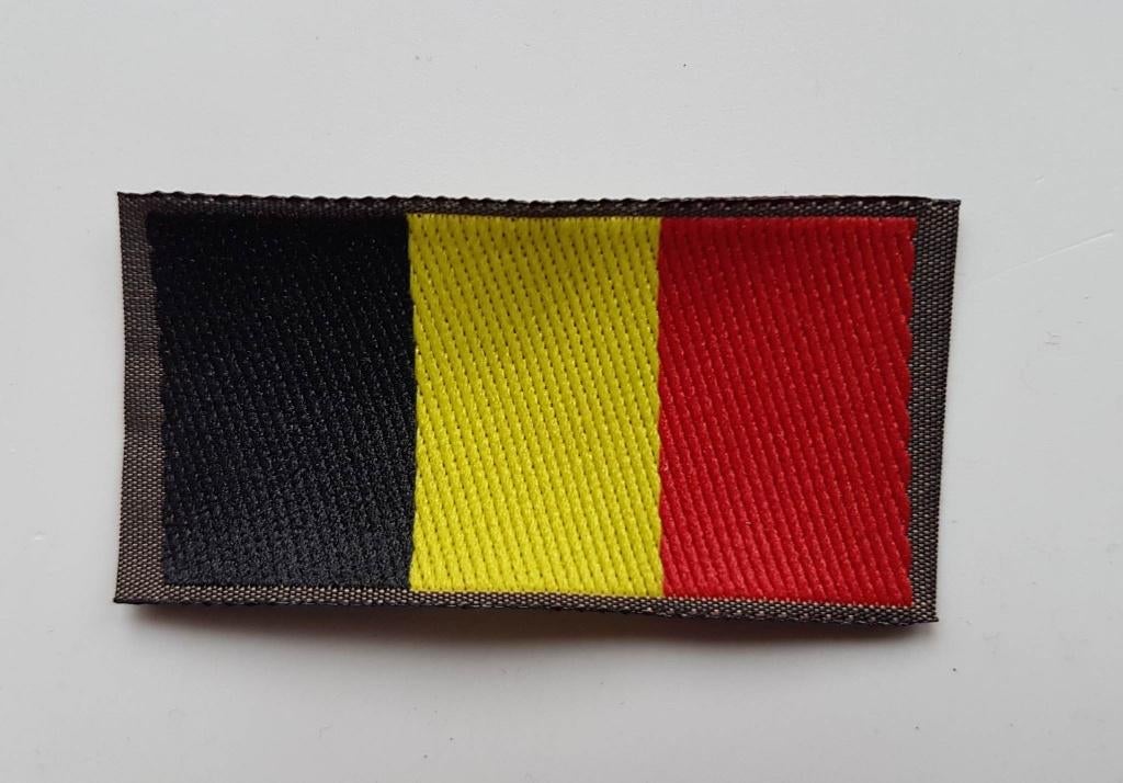 Drapeau belge écusson 5,5 cm x 3 cm - Neuf, Enlèvement ou Envoi, Armée de terre, Emblème ou Badge