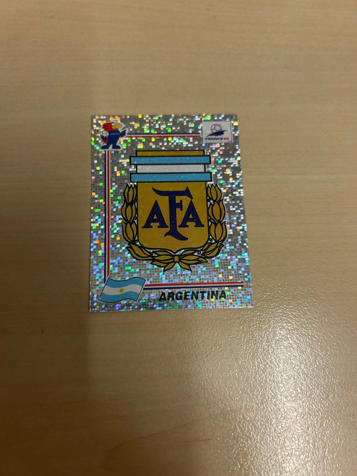 Panini WK 98 Embleem Argentinie, Ophalen of Verzenden, Zo goed als nieuw, Poster, Plaatje of Sticker