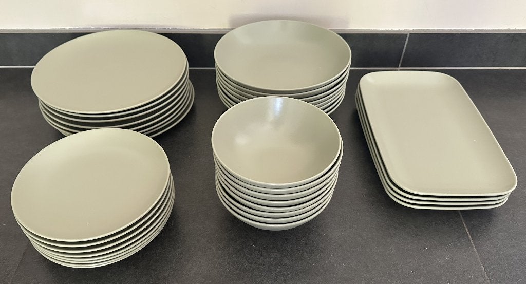 Service d'assiettes Färgklar (Ikea), Enlèvement, Comme neuf, IKEA, Assiettes(s)