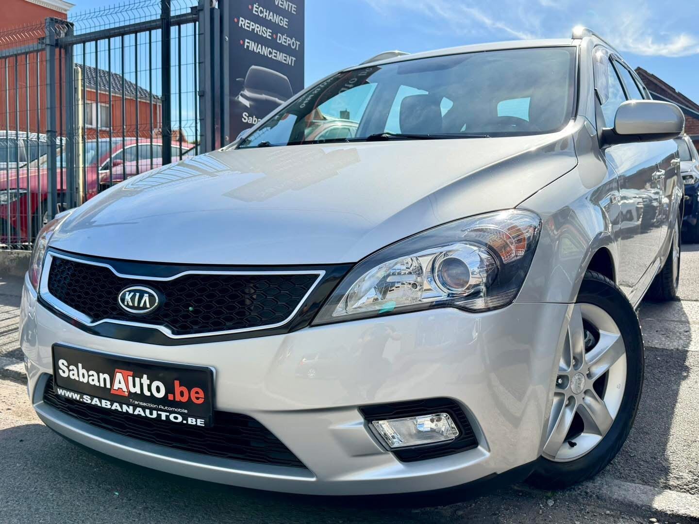 Kia Ceed SW 1.6 CRDI ( 66 KW - 90 cv ) 2012, Autos, Cuir, Argent ou Gris, Achat, Entreprise