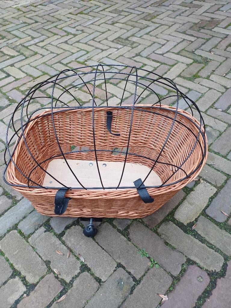 Te koop rieten honden fietsmand, Ophalen, Zo goed als nieuw