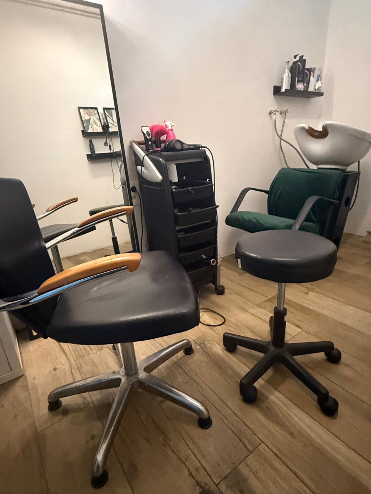 Kapper wastafel complete set, trolley spiegel en 3 stoelen, Huis en Inrichting, Ophalen