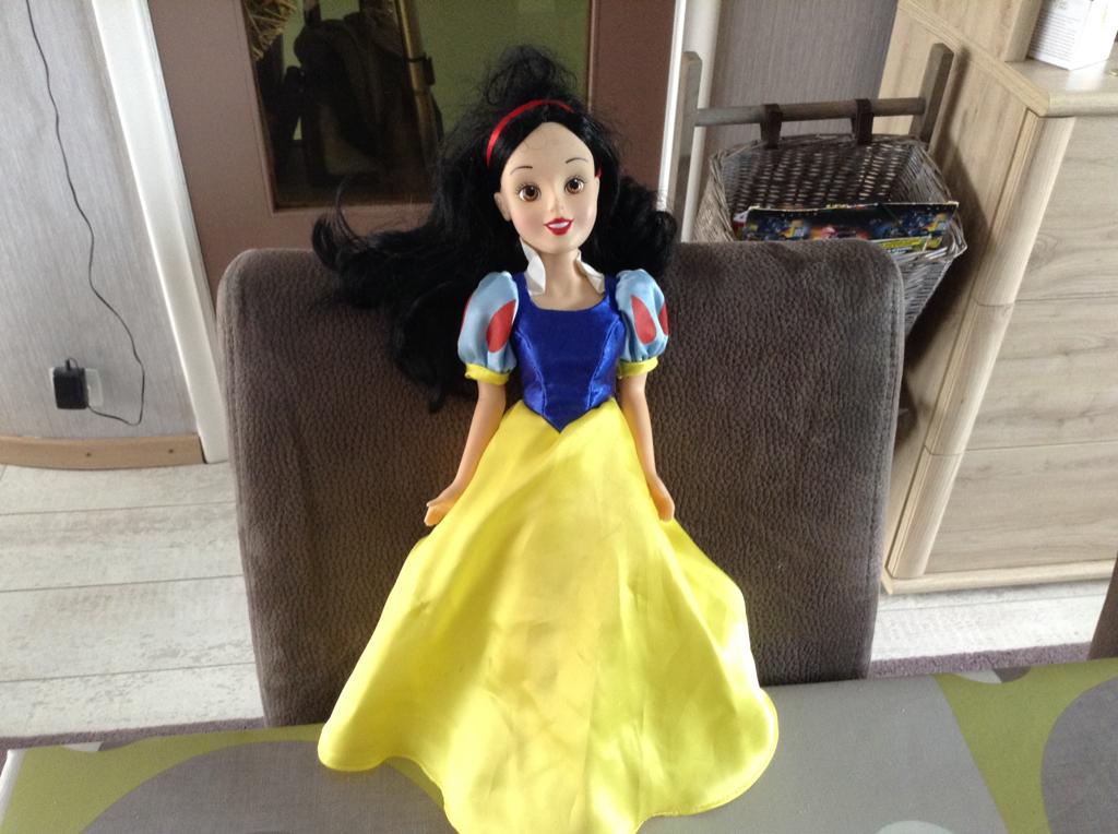 Disney Sneeuwwitje speelpop (30 cm), Ophalen of Verzenden, Gebruikt, Overige typen