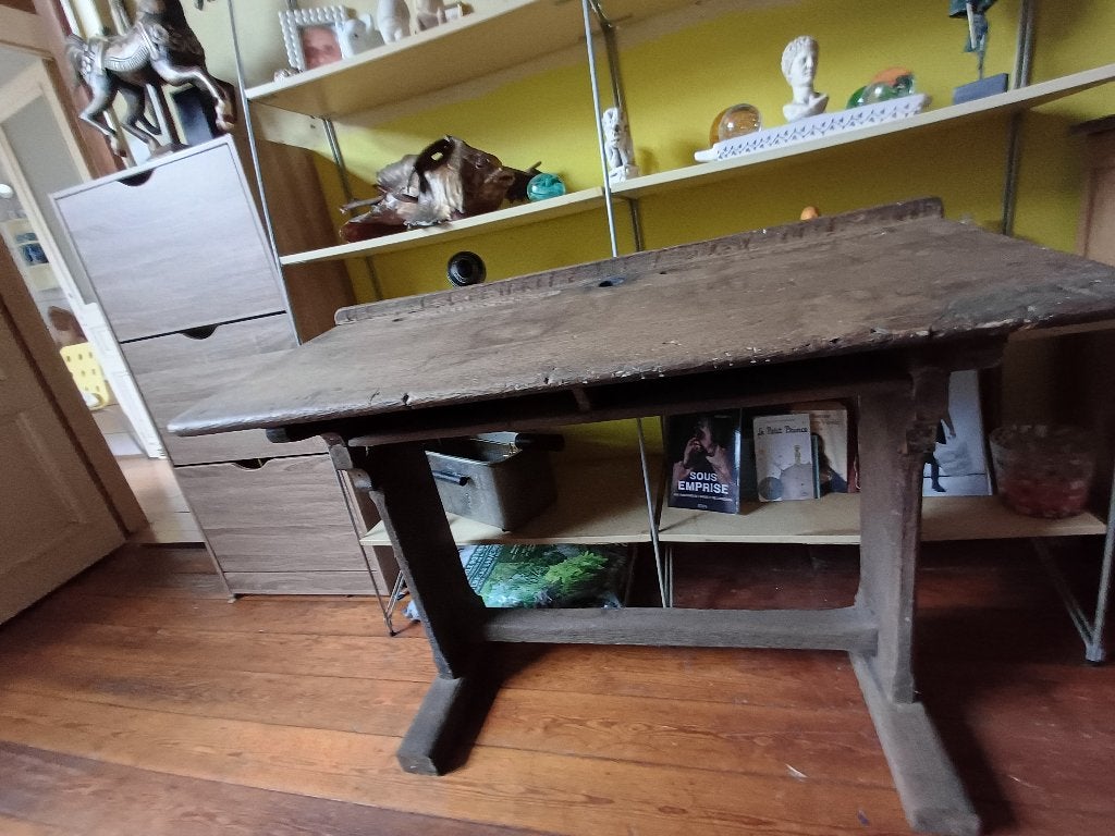 Ancien pupitre d'école, Enlèvement