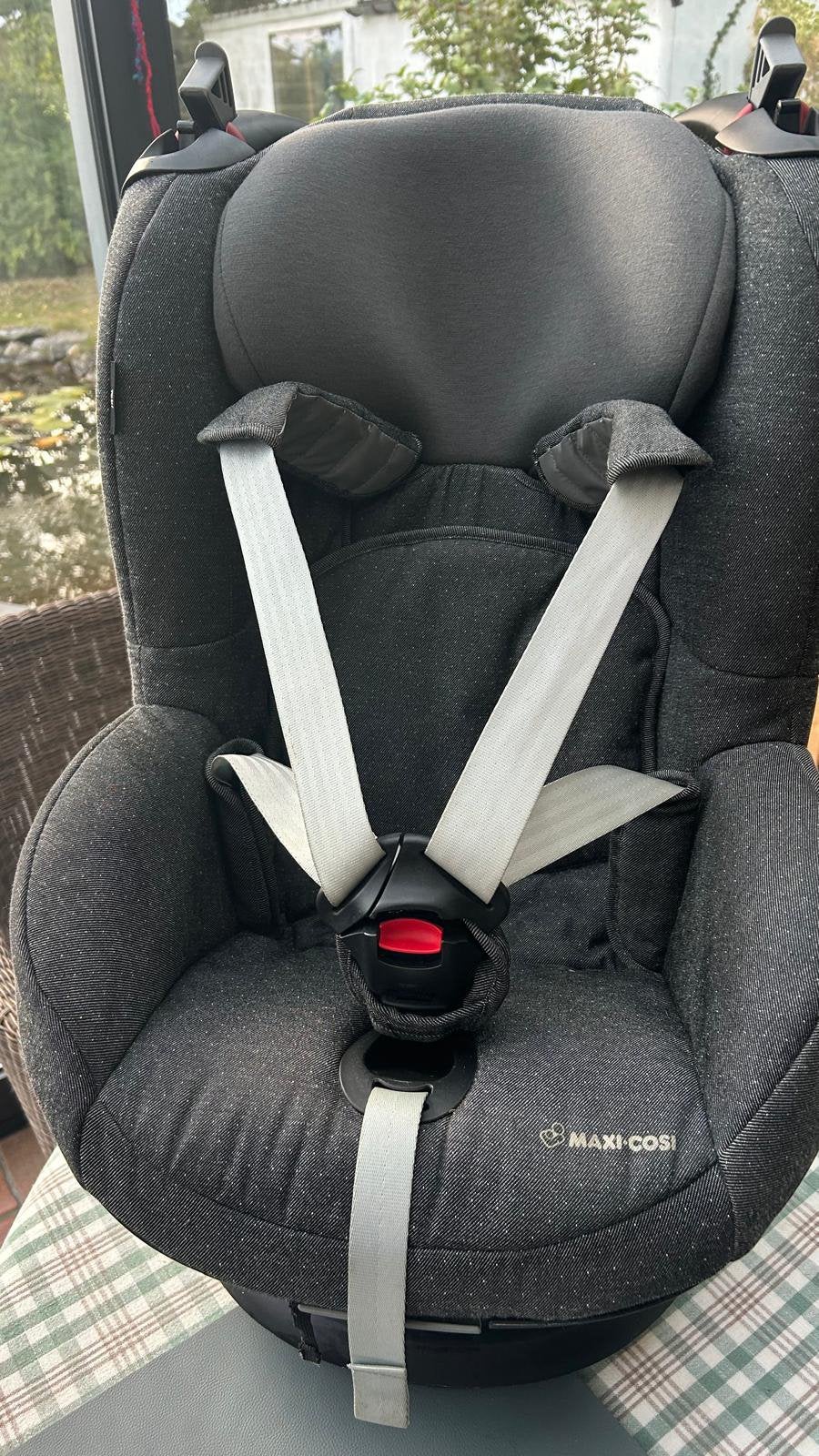 Siège auto (maxi-cosy), Enlèvement, Comme neuf, 9 à 18 kg