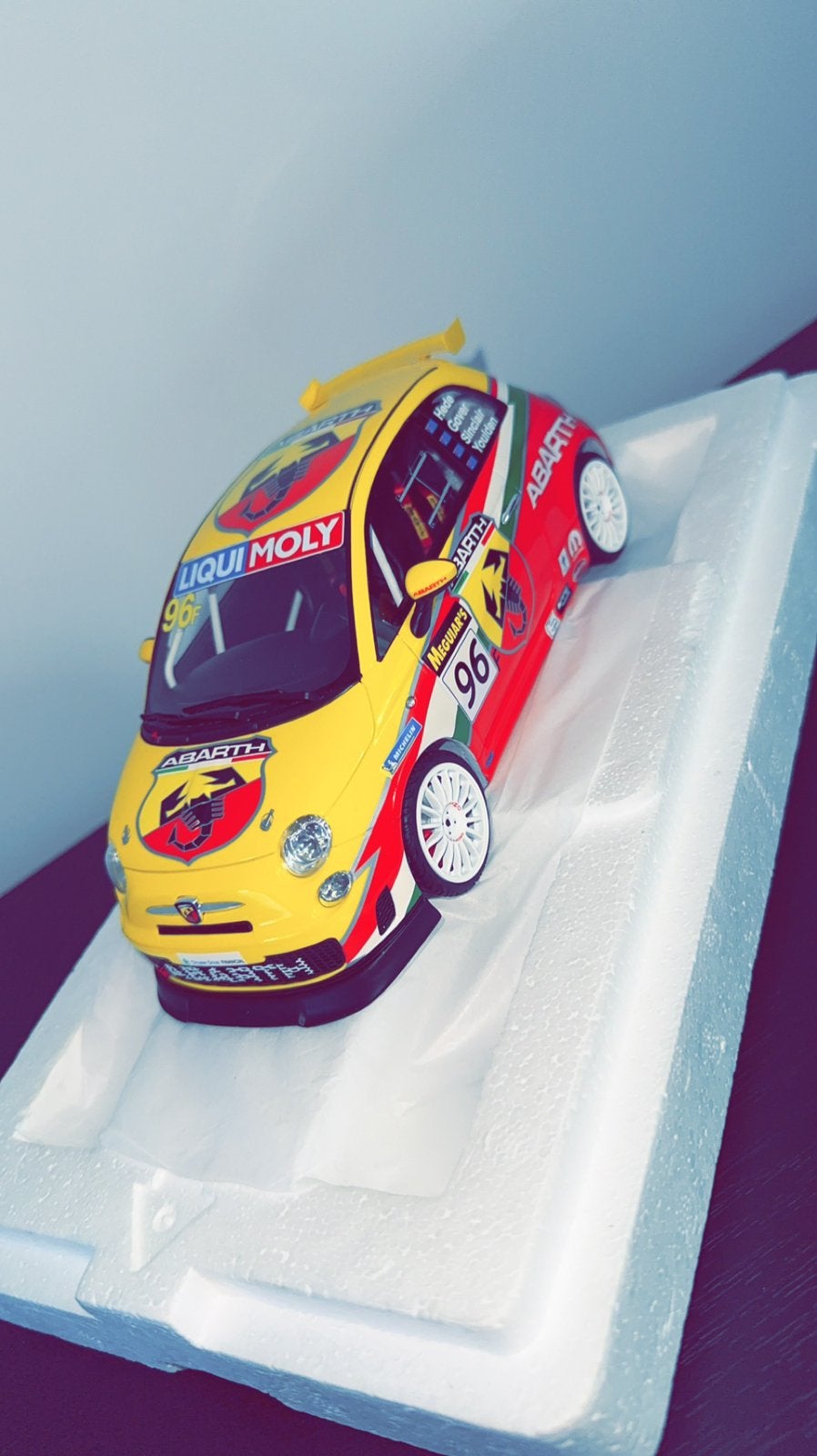 Abarth 695 assetto corse 1/18 top speed model, Hobby & Loisirs créatifs, Voitures miniatures | 1:18, Enlèvement ou Envoi, Comme neuf