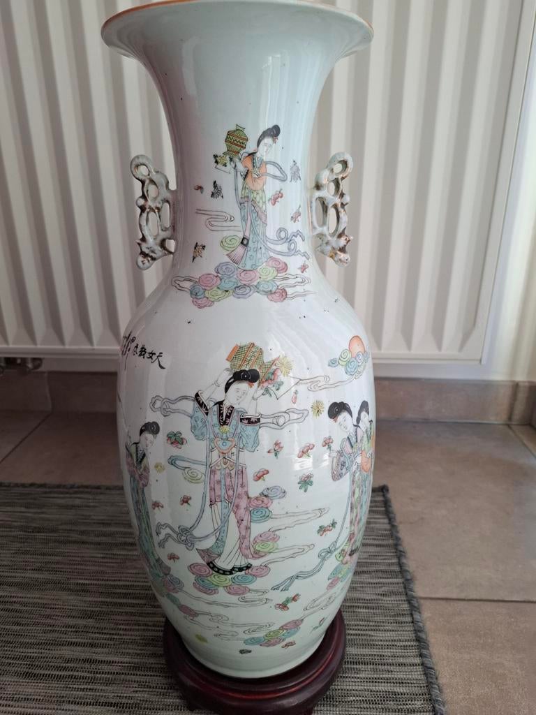 Vase chinois ancien, Enlèvement