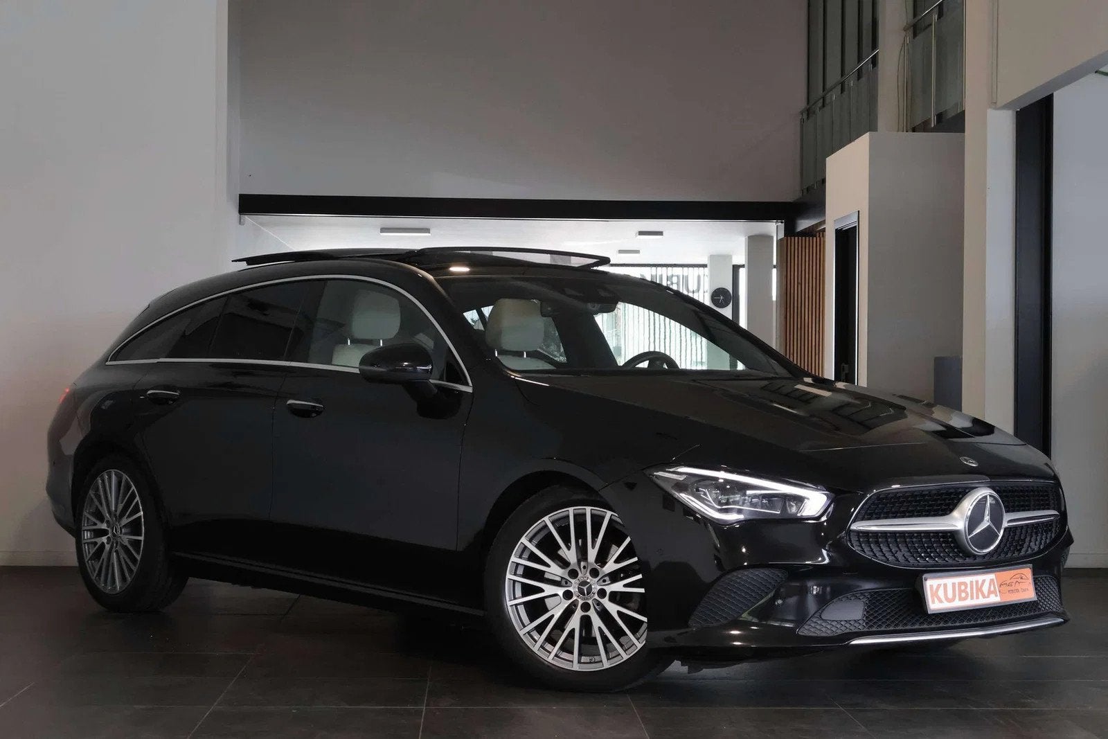 Mercedes-Benz CLA-Klasse 180 d Business Pano Leder Memory Ca, Automaat, Gebruikt, Euro 6, 4 cilinders