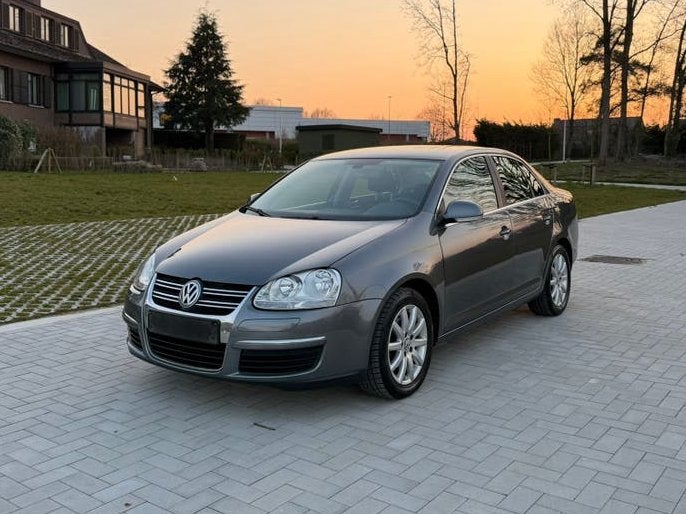 Volkswagen Jetta euro5 gekeurd, Auto's, Voorwielaandrijving, Stof, Zwart, 5 deurs