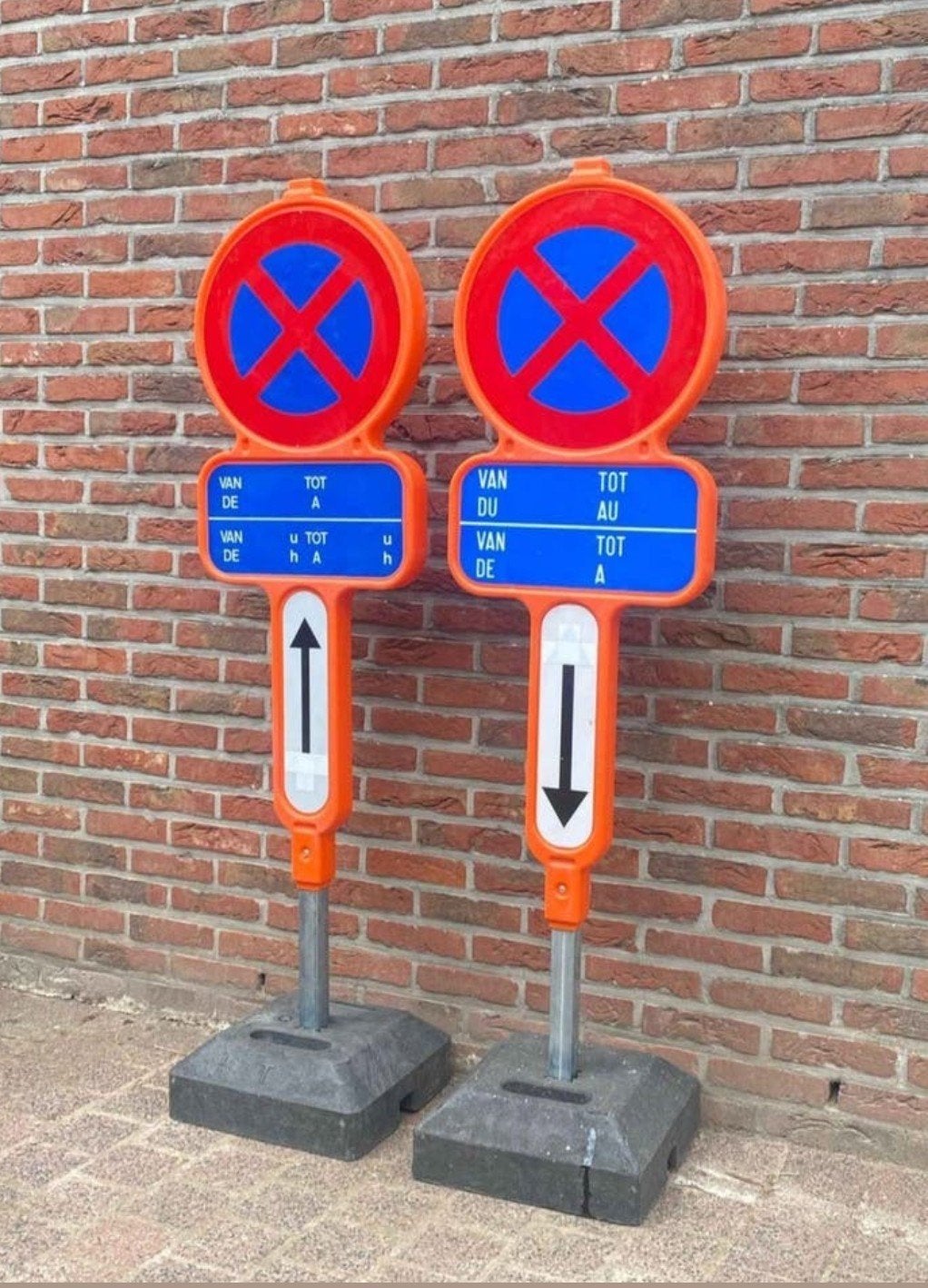 TE HUUR  parkeerverbodsborden (E3), Ophalen