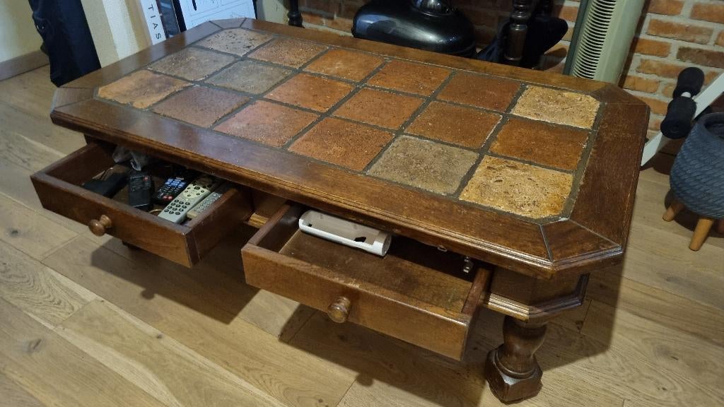Massief eiken salontafel met tegels, Huis en Inrichting, Tafels | Salontafels, Ophalen, Gebruikt, 100 tot 150 cm, 50 tot 75 cm