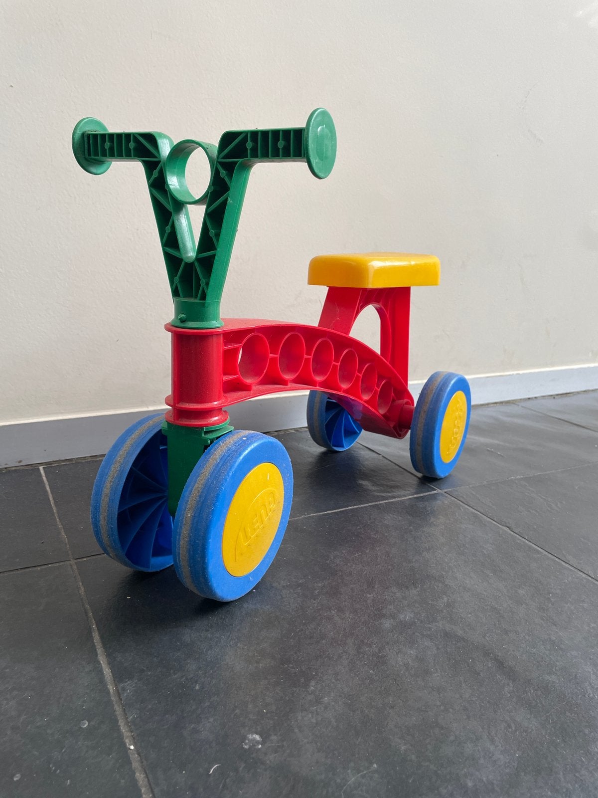 Lena loopfietsje, Kinderen en Baby's, Speelgoed | Buiten | Voertuigen en Loopfietsen, Ophalen, Zo goed als nieuw