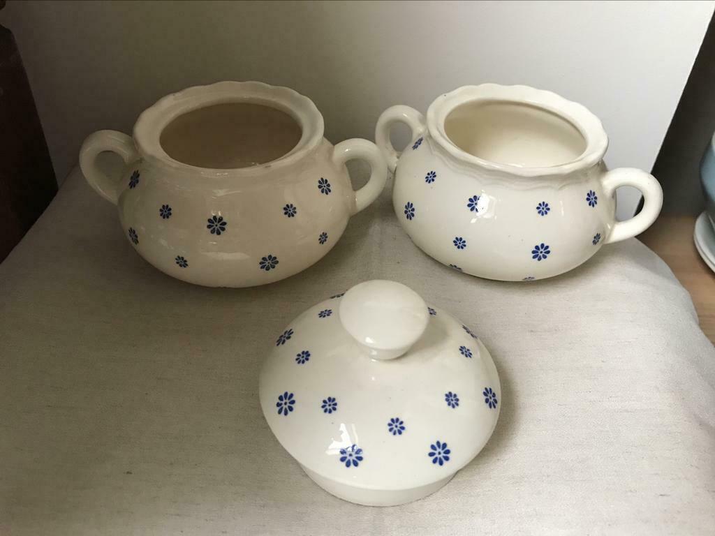 2 x suikerpot + deksel koffiepot  blauw bloem Limburgia ?, Ophalen of Verzenden