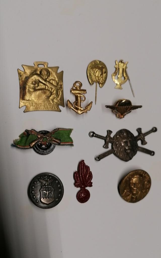 Lot insignes breloques militaire ww1 ww2, Collections, Objets militaires | Seconde Guerre mondiale, Envoi