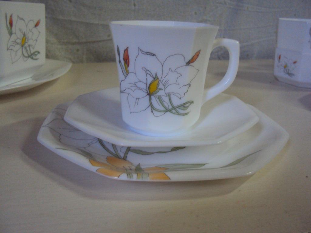 Arcopal koffie servies, Huis en Inrichting, Ophalen, Overige stijlen, Kop(pen) en/of Schotel(s), Glas