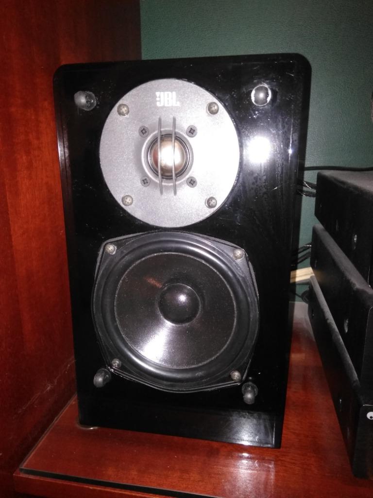 JBL, Kef, Peerless, Limit pair of small high quality speaker, 60 à 120 watts, Comme neuf, Haut-parleurs Frontaux, Arrière ou Stéréo