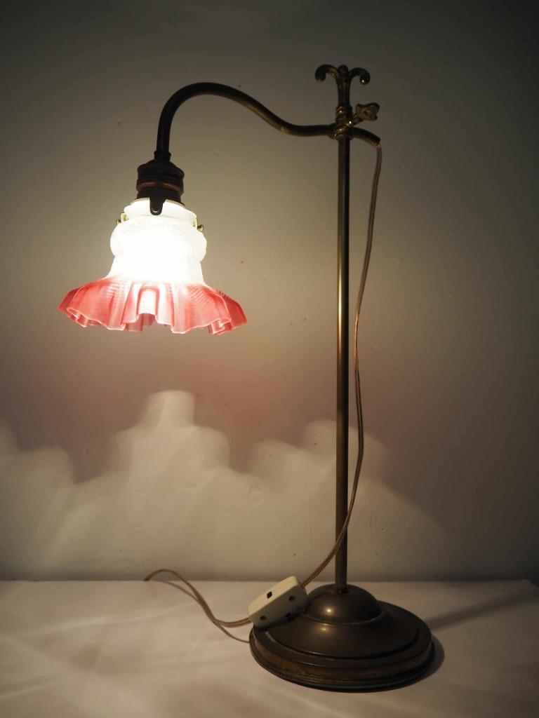 Antiek tafellamp met roze opaline tulp, 1930s, Ophalen