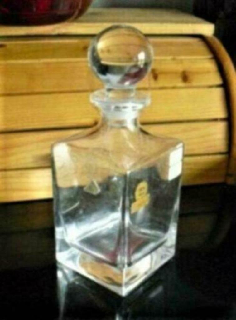 Carafe carrée en crystal, Maison & Meubles, Enlèvement ou Envoi, Neuf, Verre