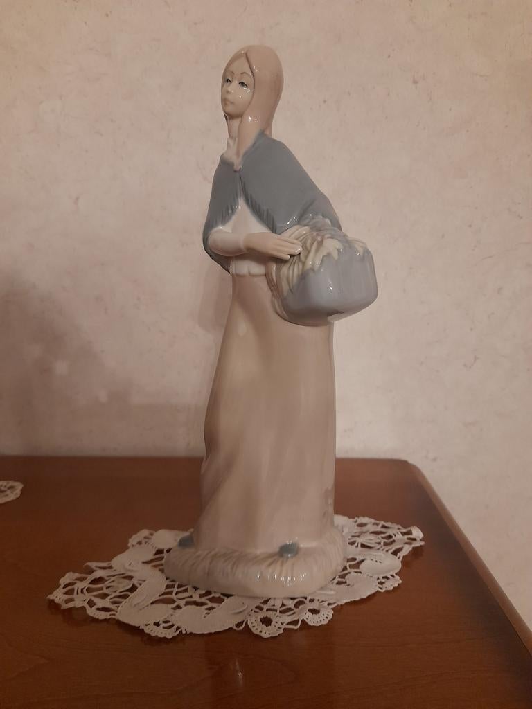 Porselein merk Nadal, Antiek en Kunst, Ophalen