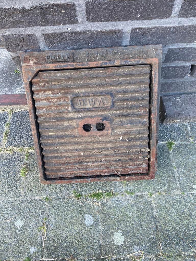 Gietijzeren putdeksel 25x25, Doe-het-zelf en Bouw, Buizen en Afvoer, Ophalen