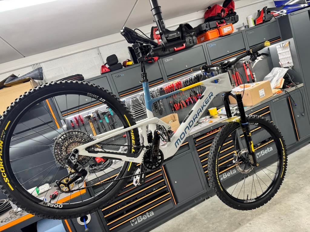 Mondraker in de buurt van RR, Fietsen en Brommers, Nieuw, Ophalen, Overige merken, Heren