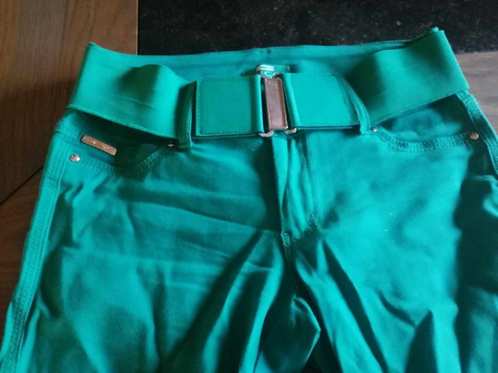 Broek met riem groen merk gucci – maat 29 l34 stretch totale, Ophalen of Verzenden, Gucci, Maat 36 (S), Gedragen