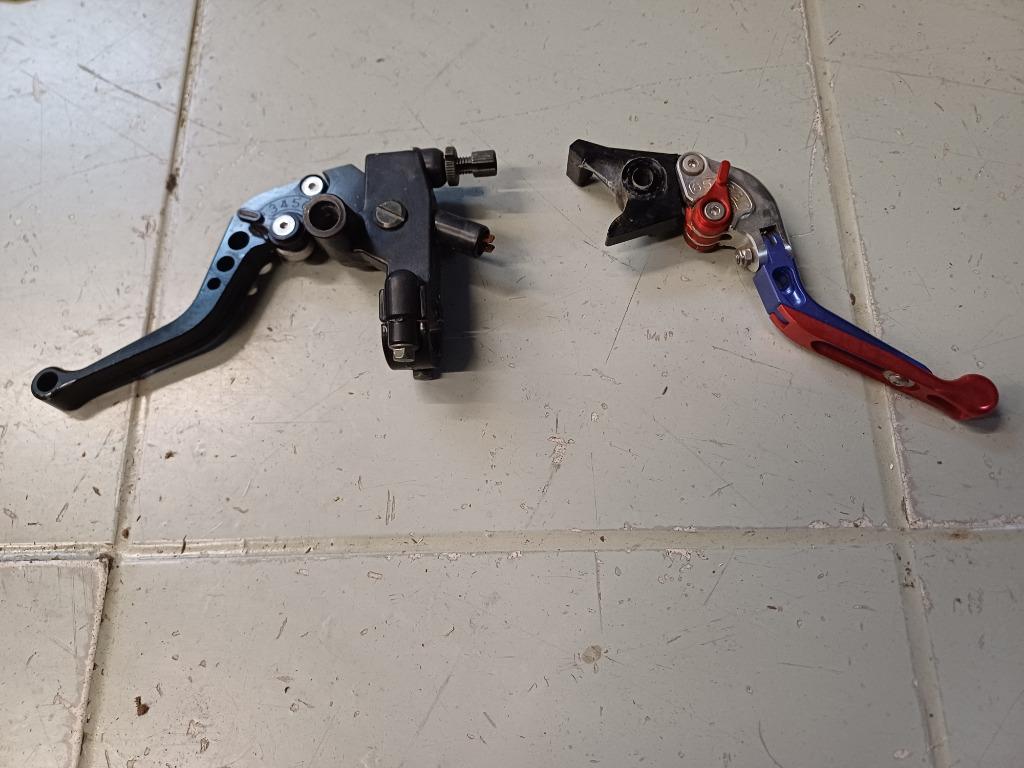 honda ntv 650 verstelbare rem en koppelingshendel, Enlèvement ou Envoi, Utilisé