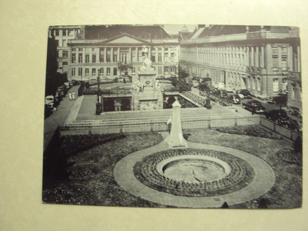 53778 - BRUXELLES - LA PLACE DES MARTYRS - ZIE 2 FOTO'S, Envoi