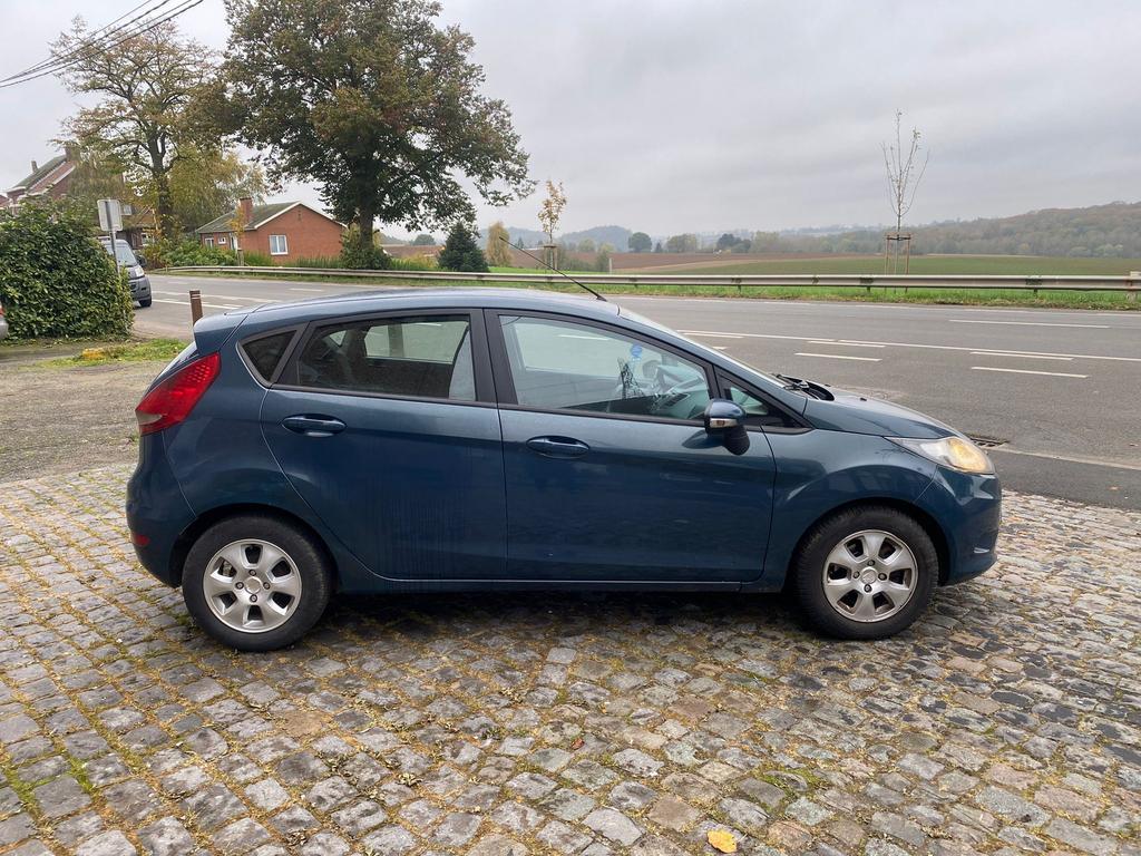 Ford Fiesta 1400tdci 5P 90pk mod 2010 ctok blauw, Auto's, Stof, 4 cilinders, Blauw, Parkeersensor