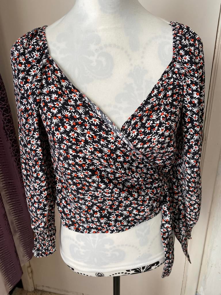 Bershka Liberty blouse met bloemenprint — wikkelstijl  S, Ophalen of Verzenden