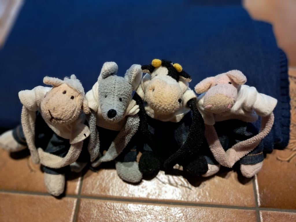 Lot de 4 mini peluches L.Dake en Zn, Enlèvement ou Envoi, Utilisé, Vache
