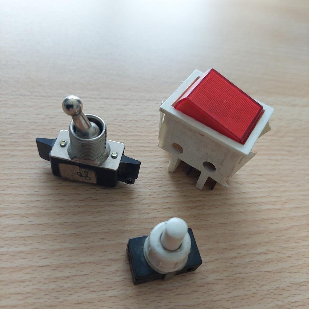 Schakelaars  nieuwe prijs!, Hobby en Vrije tijd, Ophalen, Nieuw