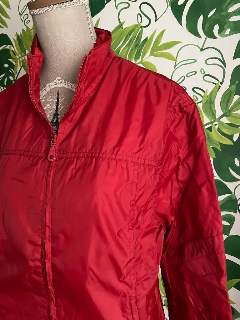 mooi sportief rood regenjasje - Mer Du Nord - 38 - als nieuw, Kleding | Dames, Maat 38/40 (M), Verzenden, Zo goed als nieuw, Rood