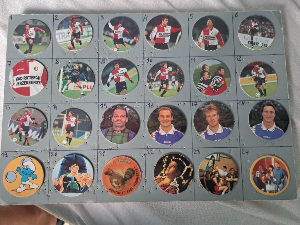 Flippo pog, flippos, skippies, petten, enz... bij de doos, Ophalen