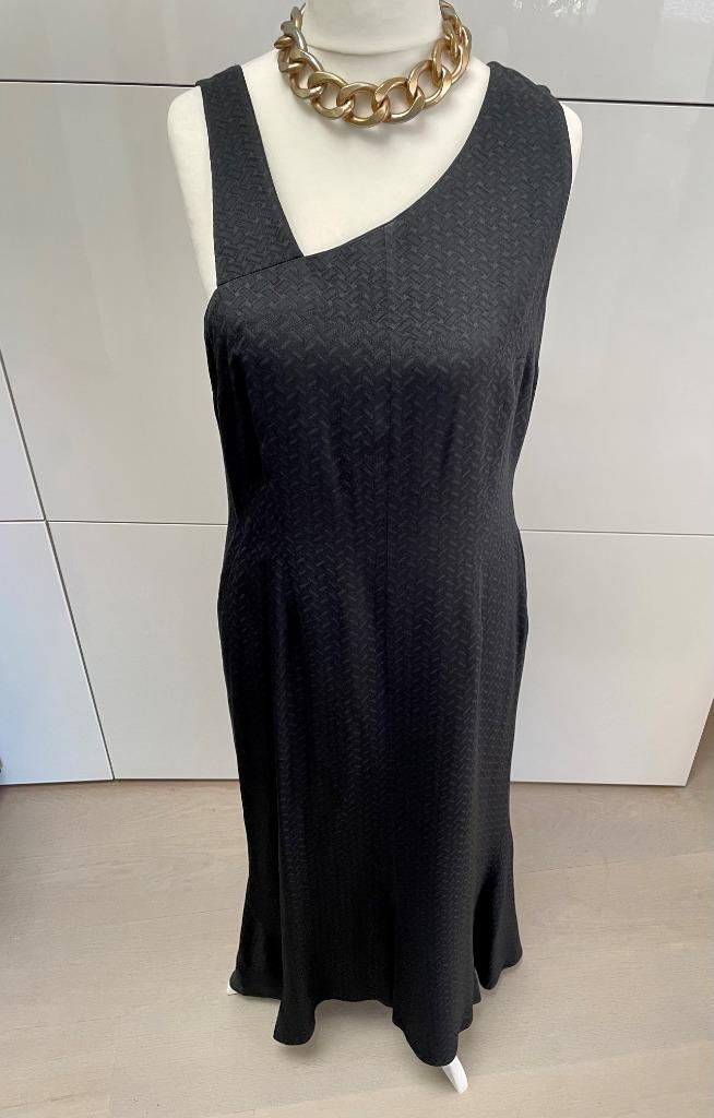 Zwart feestkleedje Stills - maat large, Kleding | Dames, Verzenden, Zwart, Maat 42/44 (L), Zo goed als nieuw