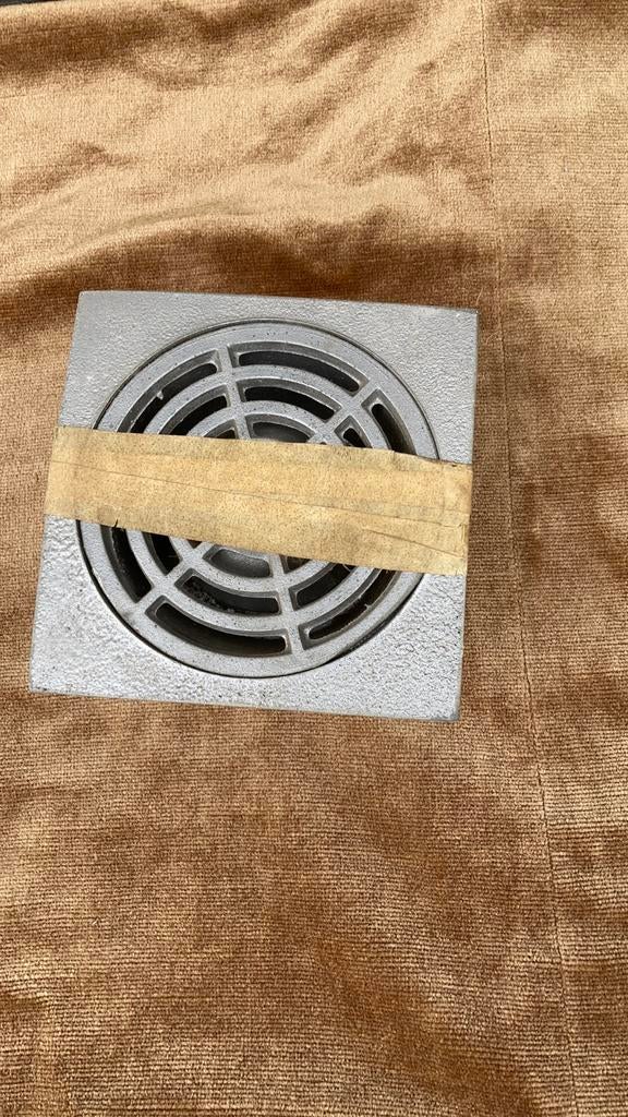 Aluminium klokputje nieuw 15x15 en afvoerdia 50mm, Ophalen, Aluminium