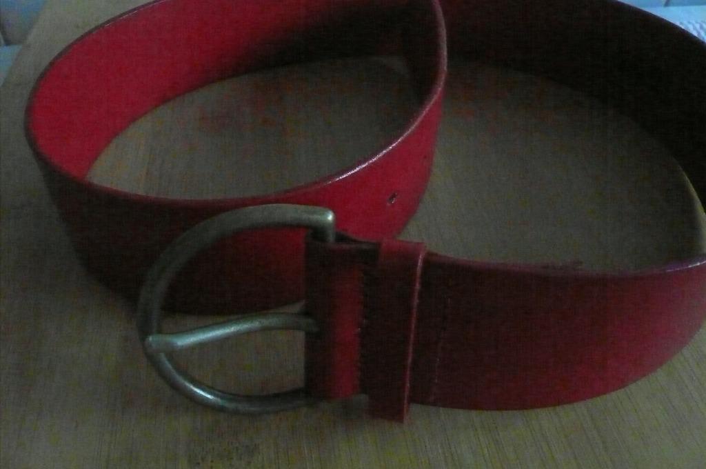 SCAPA rood lederen riem, Kleding | Dames, Riemen en Ceinturen, Ophalen of Verzenden, Gedragen, Rood
