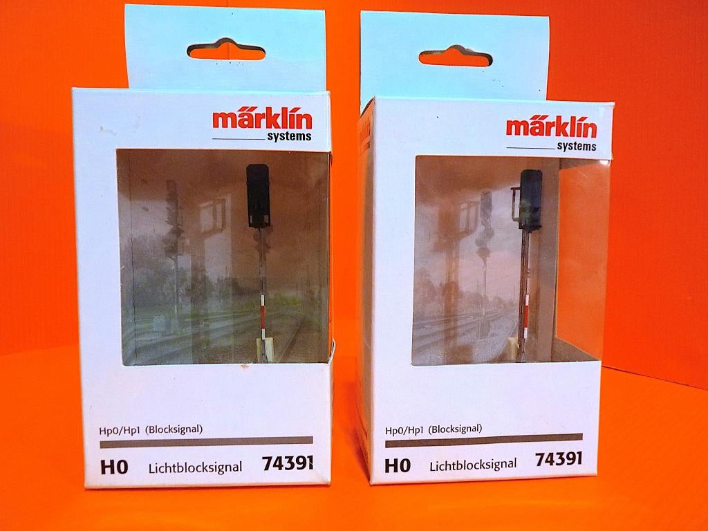 Deux Signaux lumineux MÄRKLIN 74391 - Voie C - H0 - 1:87, Neuf, Analogique, Enlèvement ou Envoi, Courant alternatif