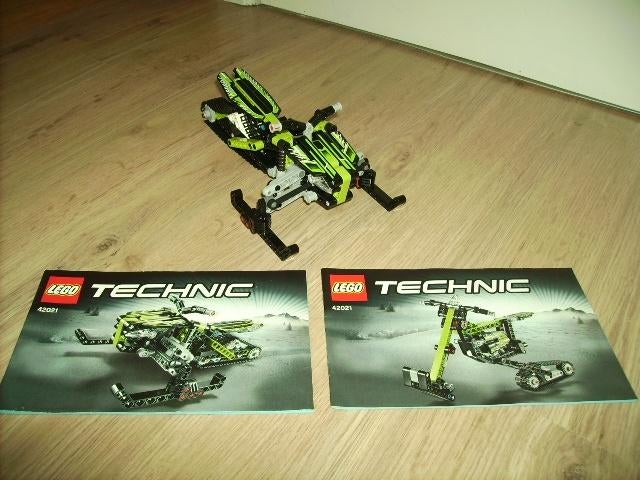 lego technic 42021 sneeuwscooter, Ophalen of Verzenden, Zo goed als nieuw, Complete set, Lego