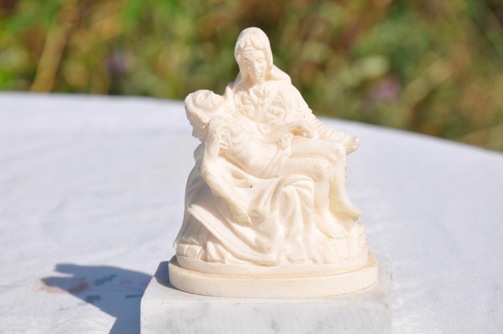 decoration religieuse la pieta resine et marbre, Ophalen of Verzenden, Gebruikt, Overige typen, Christendom | Katholiek