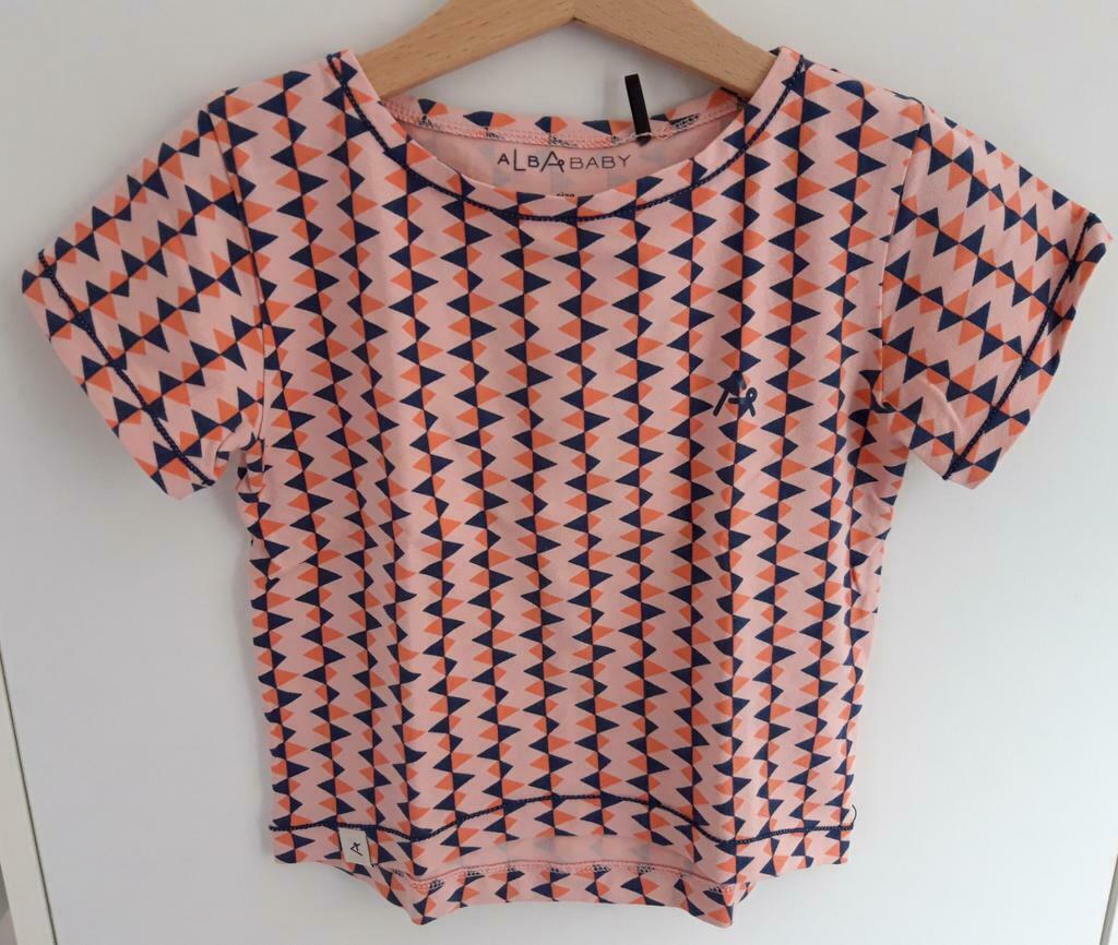 Roze grafische T-shirt Alba - maat 92, Kinderen en Baby's, Kinderkleding | Maat 92, Zo goed als nieuw, Meisje, Shirt of Longsleeve