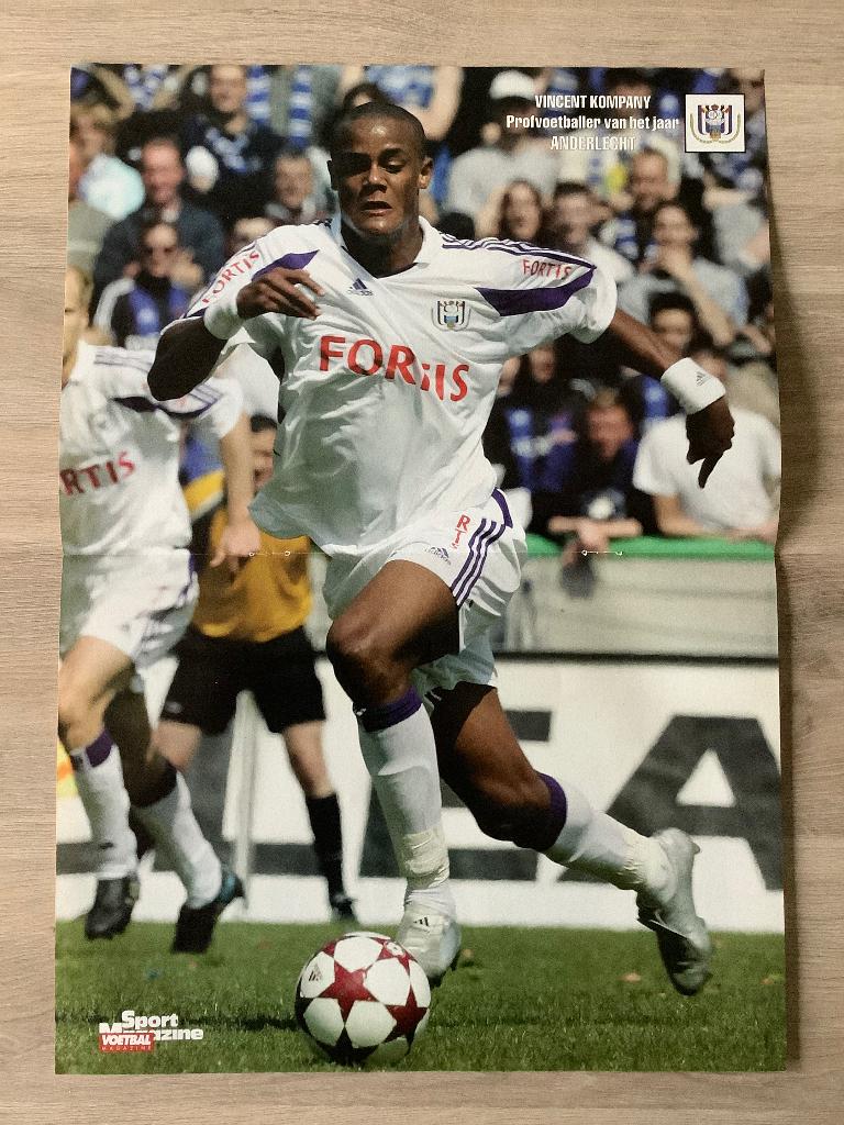 Poster Vincent Kompany bij RSC Anderlecht, Verzamelen, Ophalen of Verzenden, Zo goed als nieuw, Poster, Plaatje of Sticker
