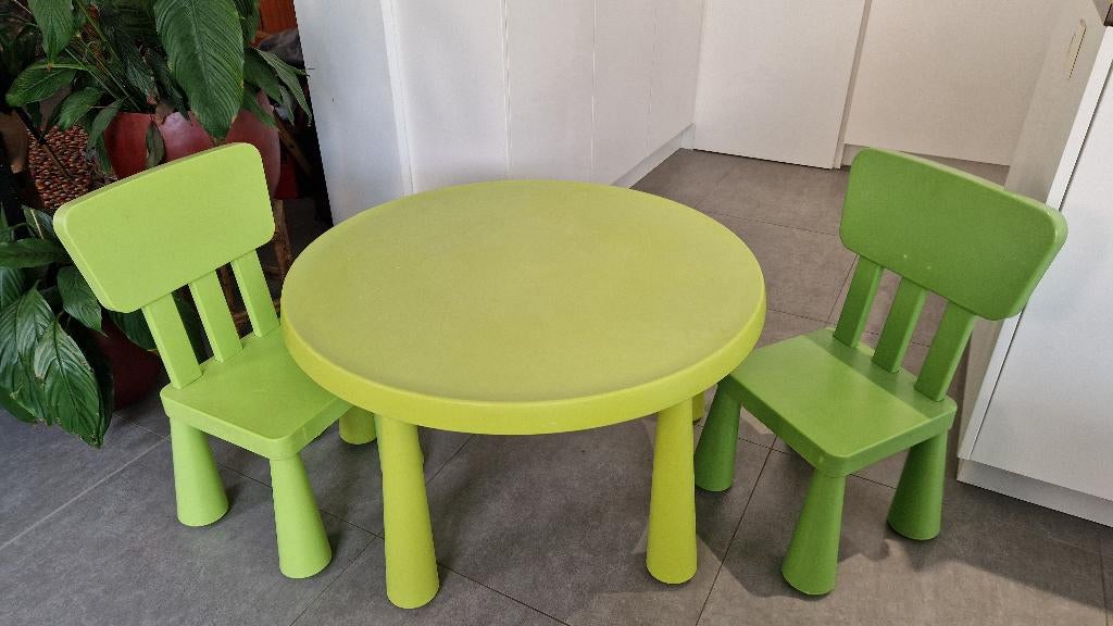 VERKOCHT!! Speeltafel en 2 stoeltjes groen Mammut ikea, Kinderen en Baby's, Ophalen, Gebruikt