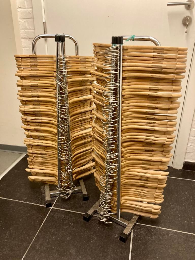 130 Kledinghangers, Enlèvement, Comme neuf