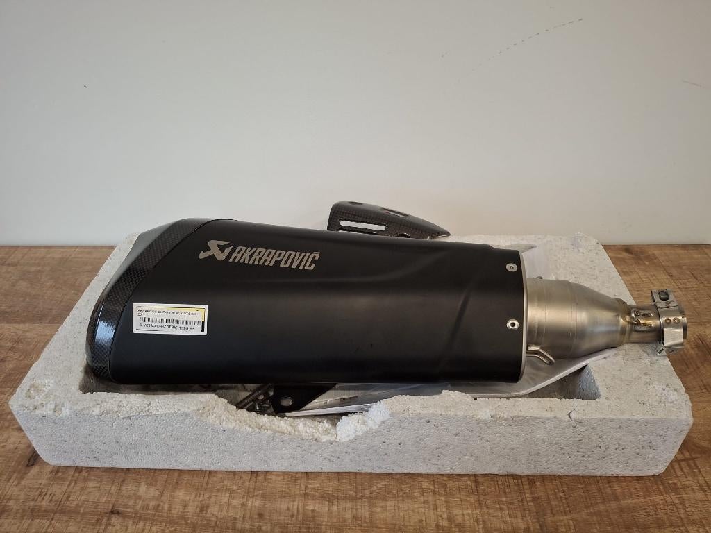 STOCKDEALS! AKRAPOVIC Slip-On Vespa GTS 300i HPE E5 2021->, Enlèvement, Neuf