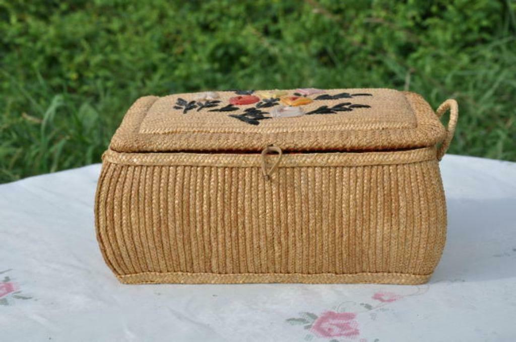 §  grande boite a couture paille et raphia, Ophalen of Verzenden