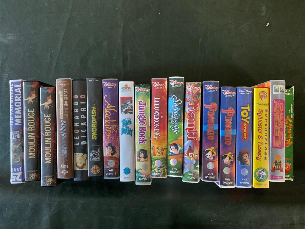 18 originele Videofilms, CD & DVD, VHS | Film, Utilisé, Envoi