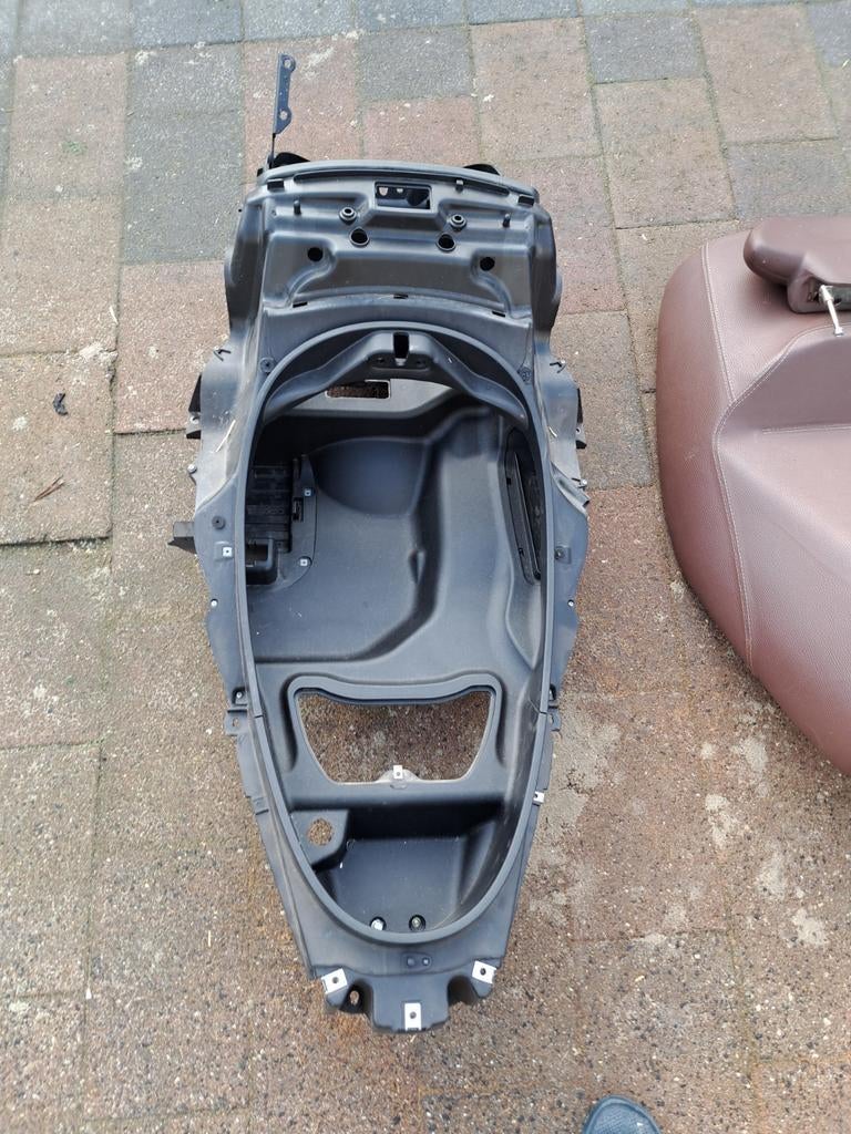 Onderdelen mp3 500, Motoren, Ophalen