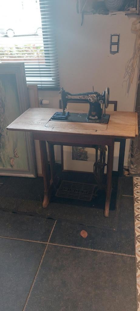 Oude singer naaimachine, Antiek en Kunst, Ophalen